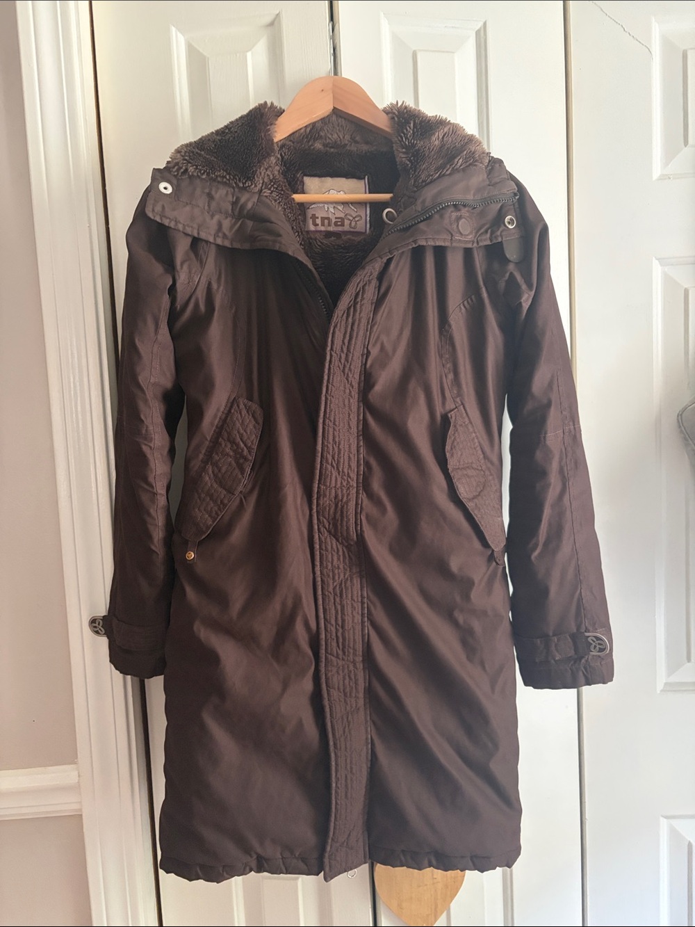 Aritzia TNA Bearpaw winter parka